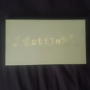 Stila in the garden eyeshadow palette